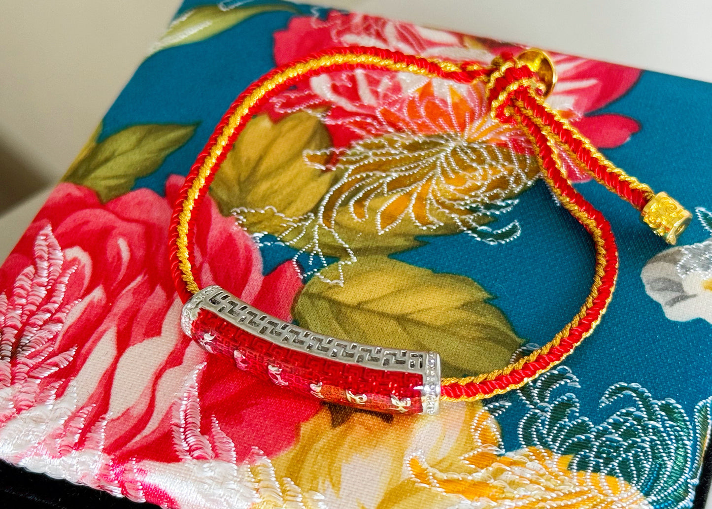 Avalokiteshvara Mantra Bracelet - Compassion & Miraculous protection