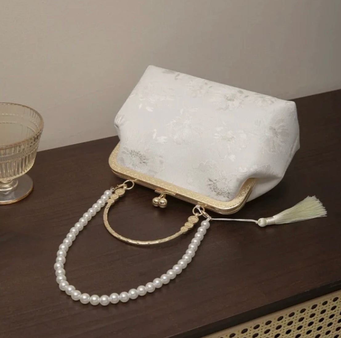 Jade Clasp Bag Dynasty luxury green purse close-up 3