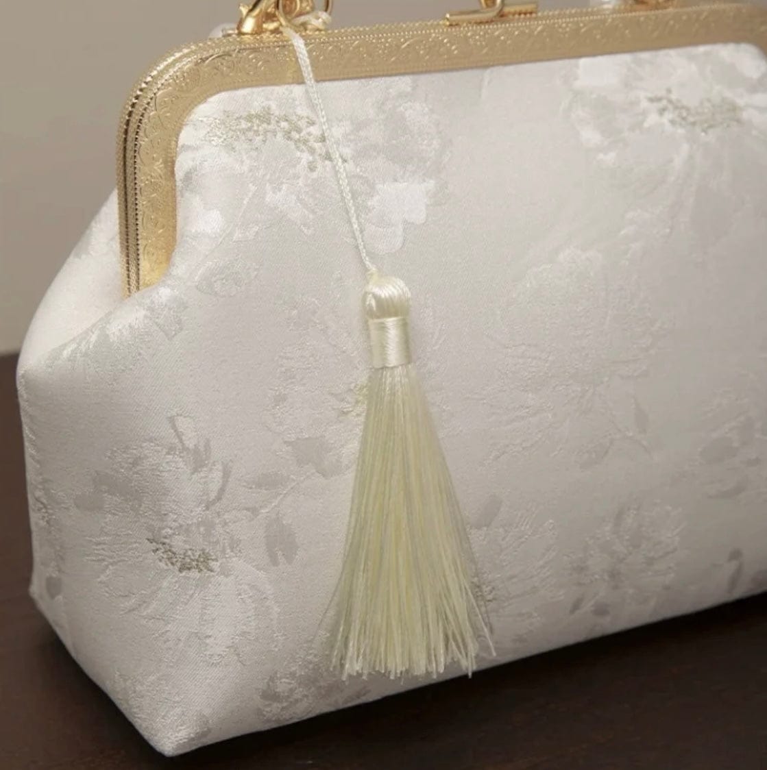 Jade Clasp Bag Dynasty luxury green purse close-up 4