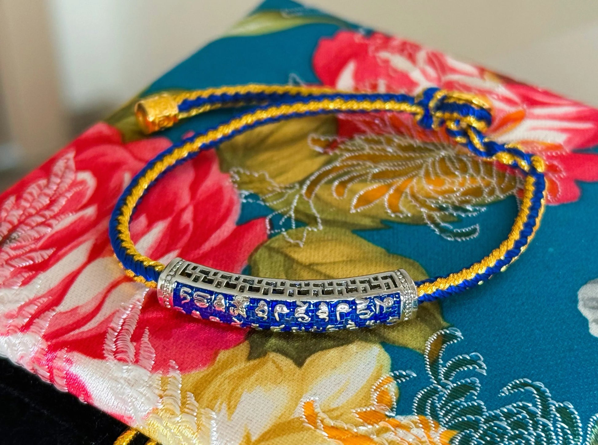 Medicine Buddha Bracelet - Healing Energy & Blessings for Body & Mind - BodhiBloom