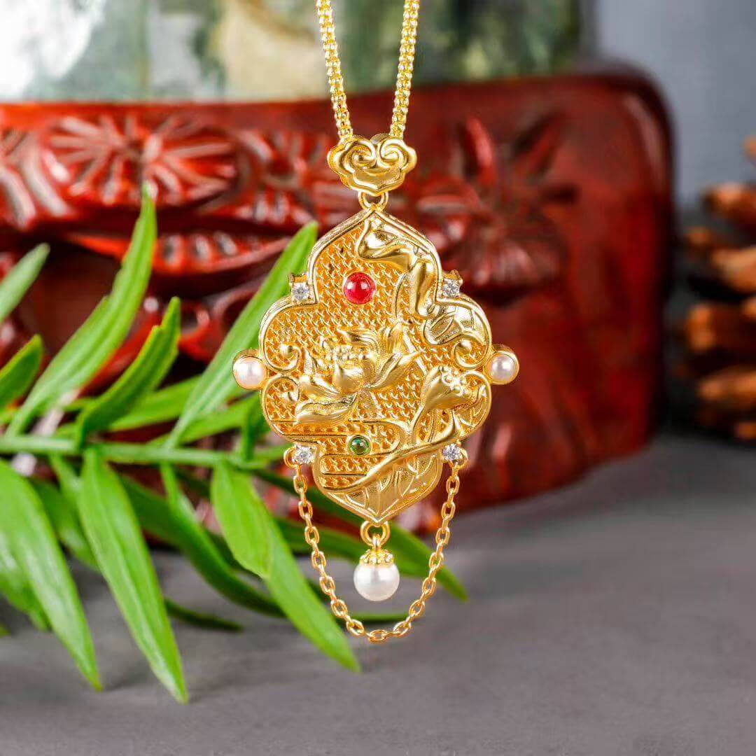 fortune blessing red enamel cloisonné pendant detail