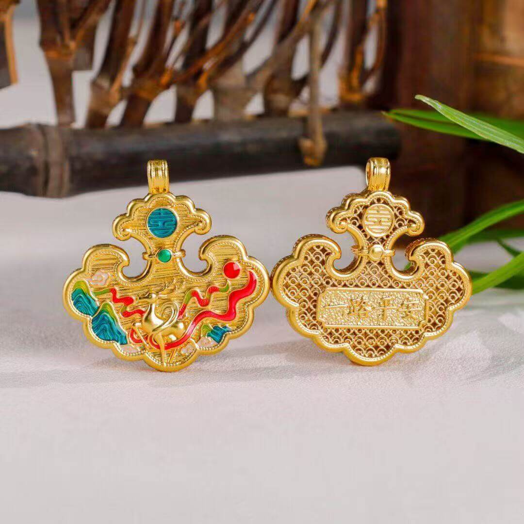 peaceful voyage deer mountain-water cloisonné pendant worn 2