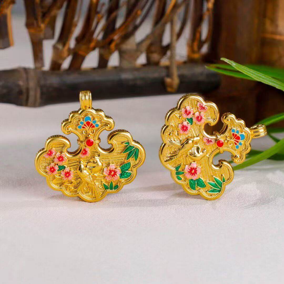 joyful magpie green leaf flower enamel cloisonné pendant detail 2