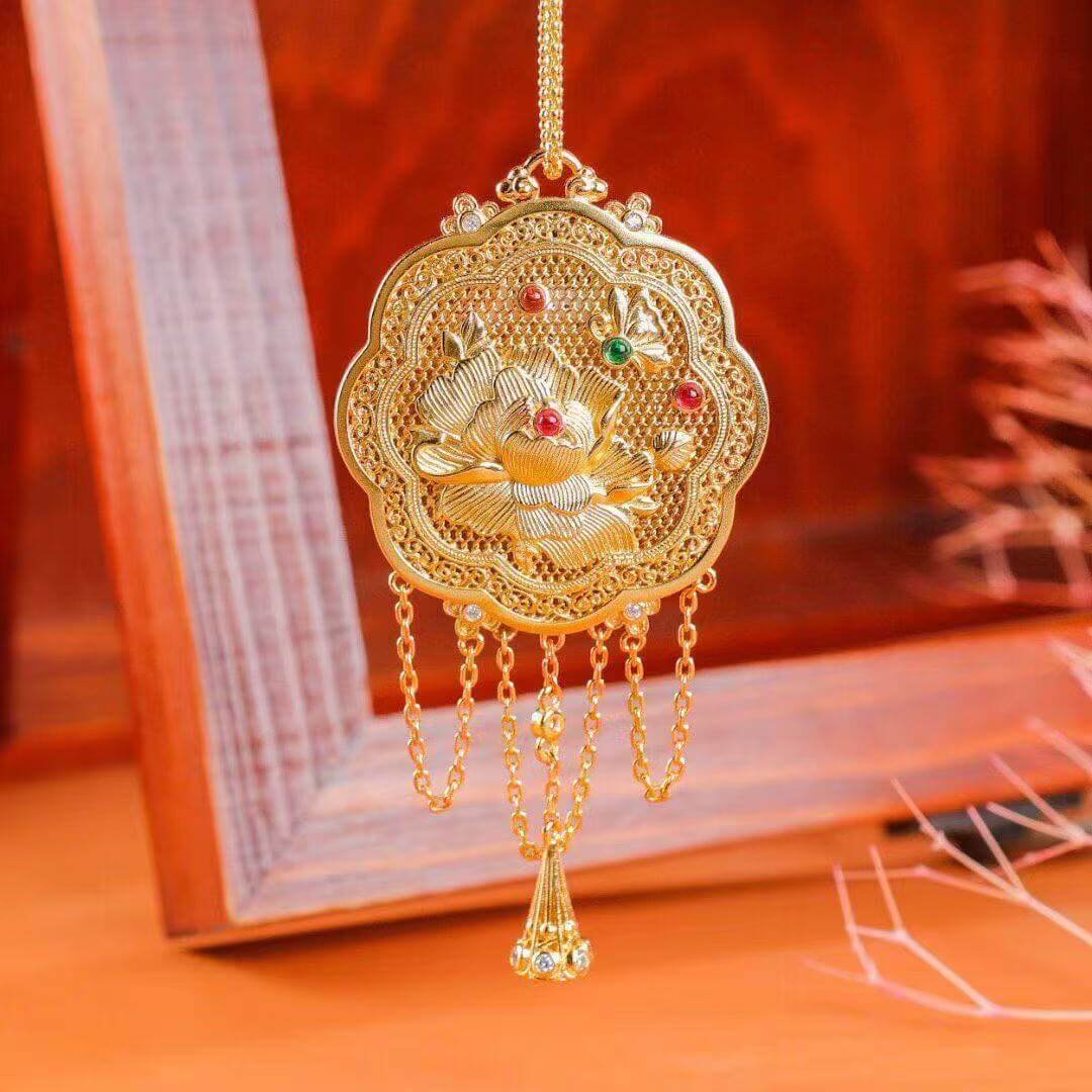 eight directions fortune bloom pendant detail