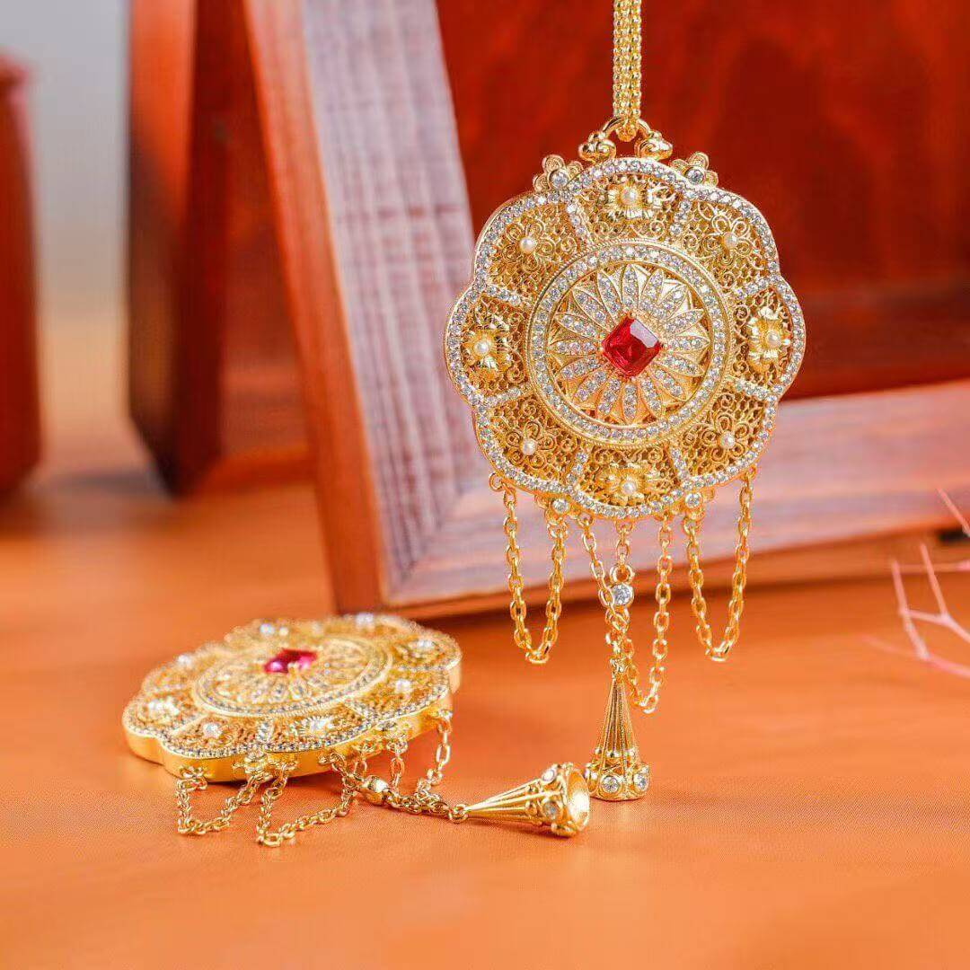 eight directions fortune bloom pendant close up