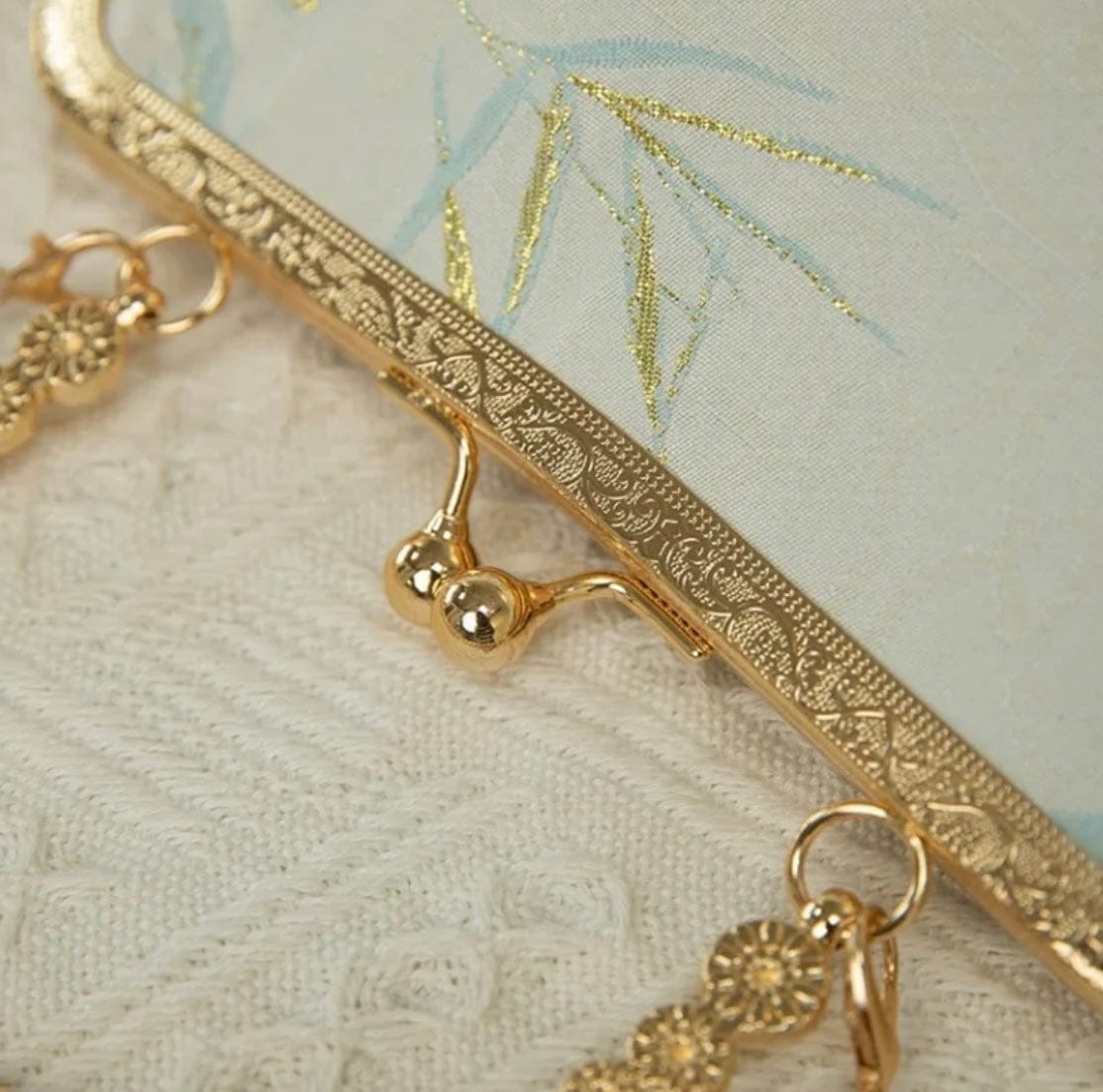 Bamboo clasp bag  Breeze
