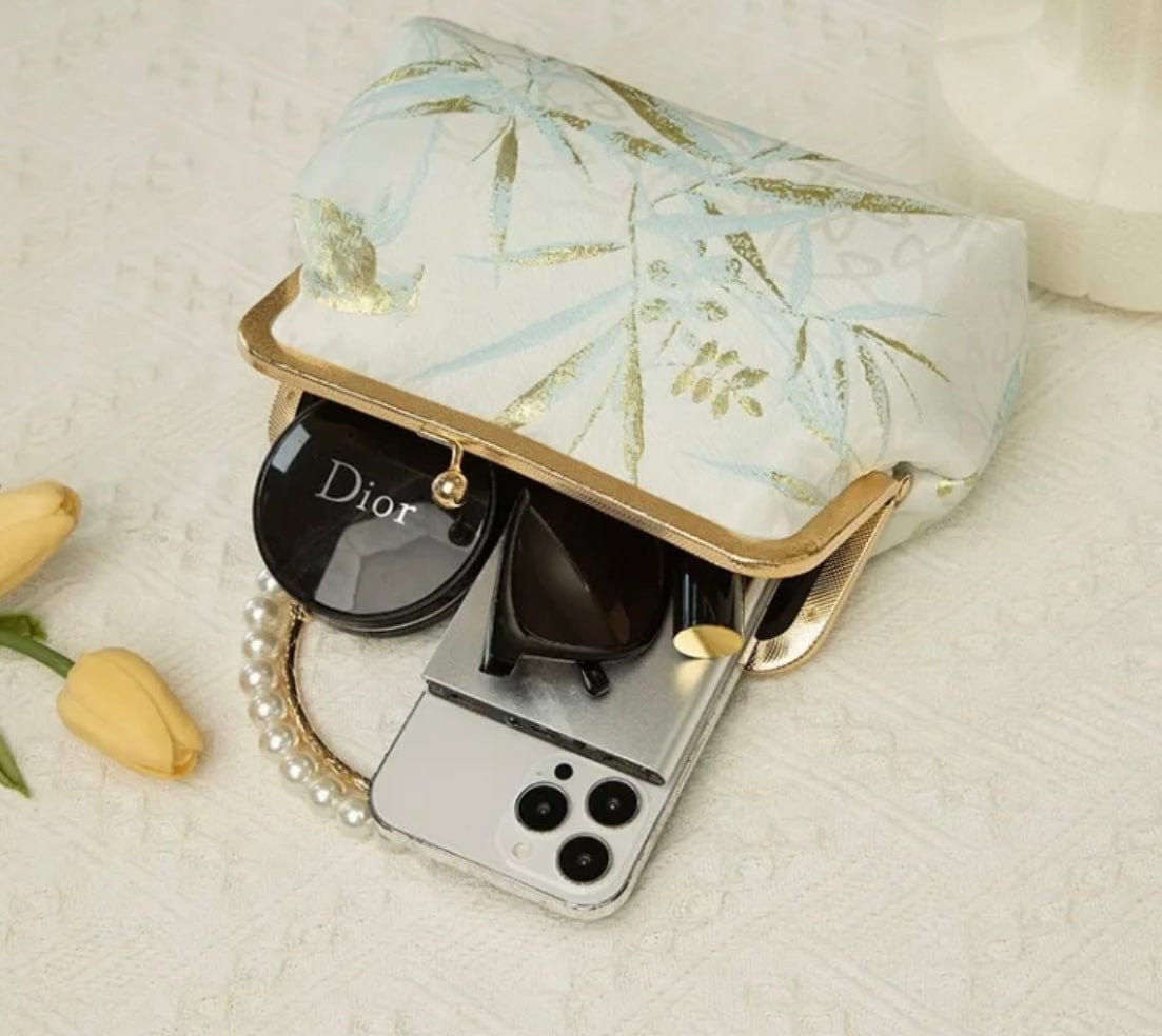 Bamboo clasp bag  Breeze