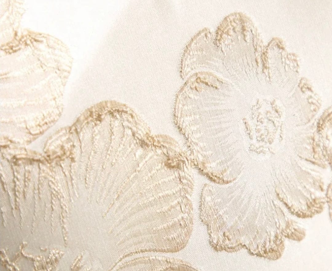 Pearl clutch bag - A nacreous treasure